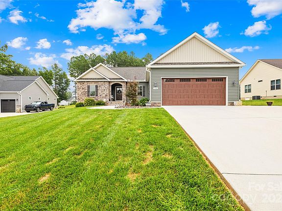4th image of 184 Greythorn Dr