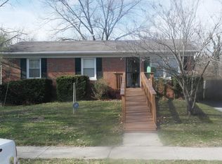 3615 Temple Dr, Lexington, KY 40517