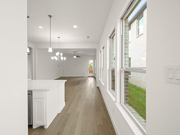 5th image of 1540 Euclid Aly