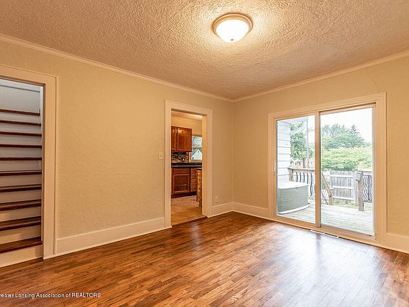 5th image of 601 E Willard Ave
