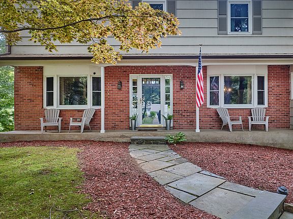 4th image of 7 Ramblewood Dr