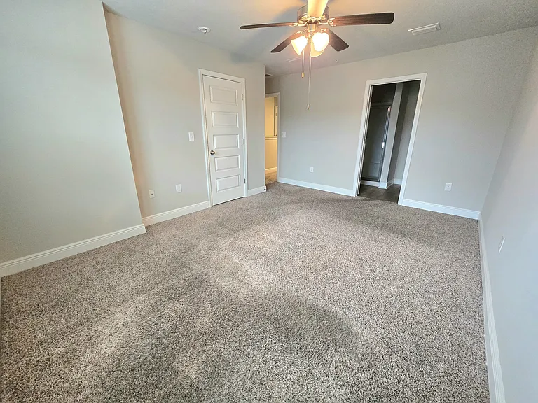 6012 Royal Port Ct — Photo 8