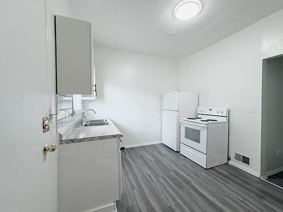 4th image of 2223 Junction St #1