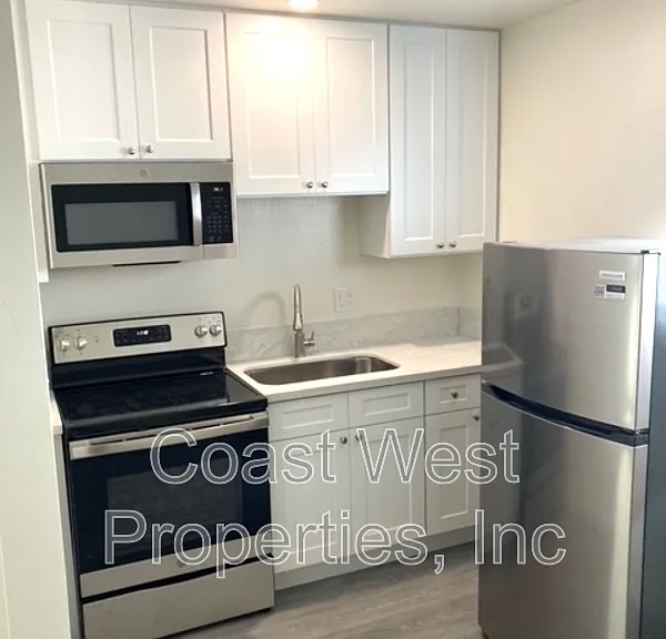1361 Grand Ave #1 — Photo 8