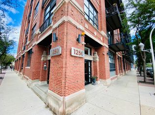 1250 W Van Buren St APT 407, Chicago, IL 60607