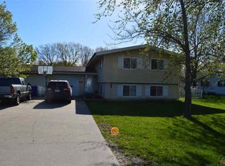 907 Thompson Blvd, Sedalia, MO 65301