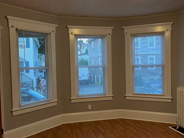 33 Atlantic St #1, New Bedford, MA 02740