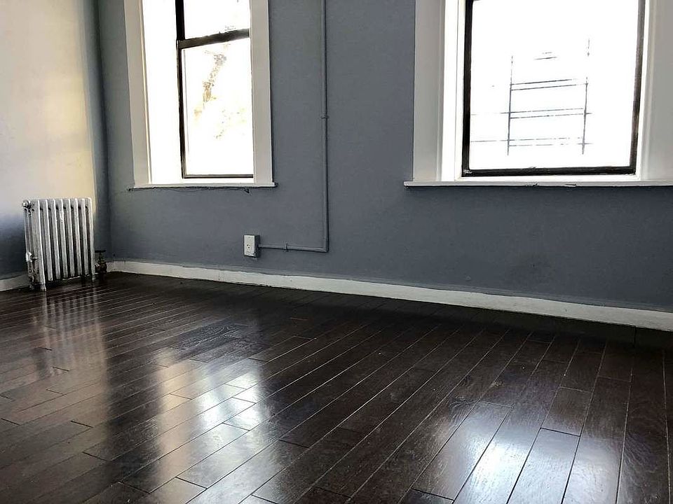 2nd image of 1192 Ocean Ave APT 3D