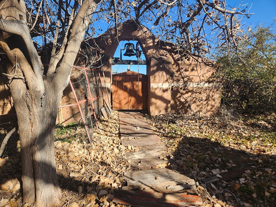 1st image of 30 Pluma Rd