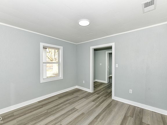 5th image of 4805 Plainfield Ave