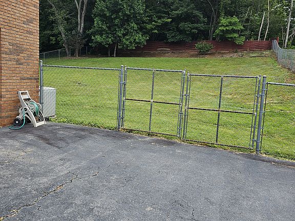 4th image of 73 Dogwood Grv