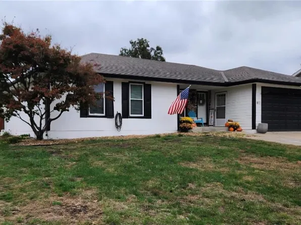 812 Apple Blossom St, Excelsior Springs, MO 64024