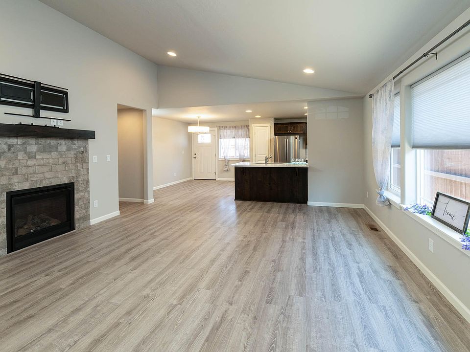 3035 NW Cedar Ave, Redmond, OR 97756 | Zillow
