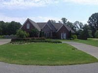 1st image of 320 Catalpa Dr