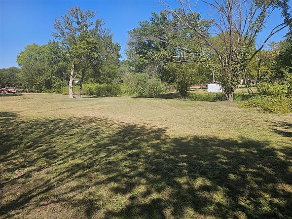 3rd image of 105 Huling Dr