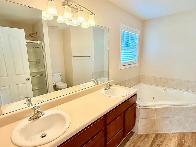 1148 S Elmwood Ave — Photo 18