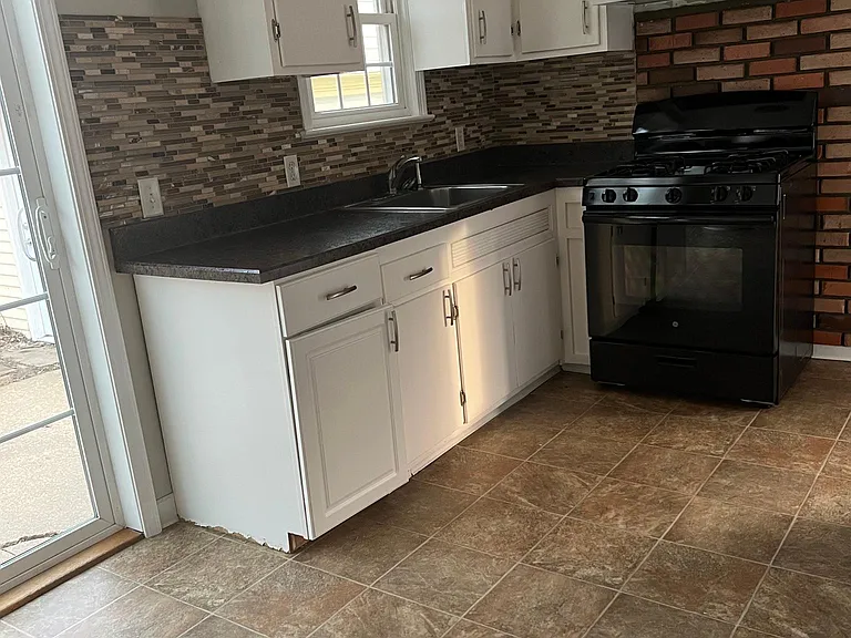 5191 Nan Linn Dr — Photo 2