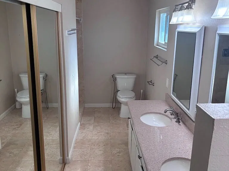 2447 Grove Ave — Photo 5