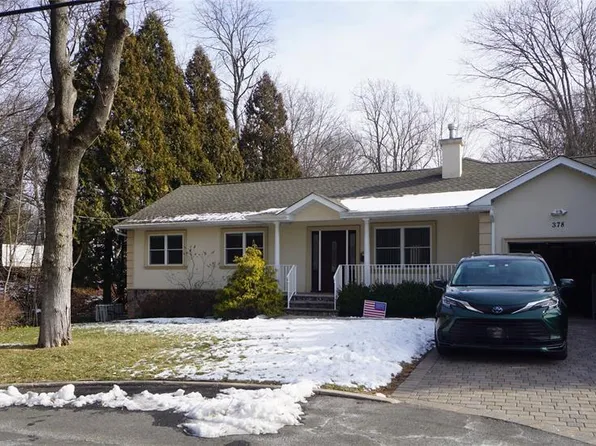 378 S Terhune Ave, Paramus, NJ 07652