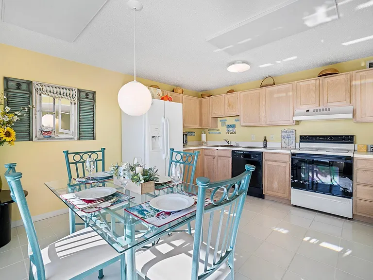 4600 W Brigantine Ave #403 — Photo 7