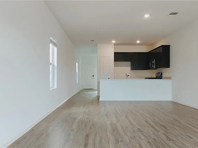 7400 Tonka Ln — Photo 3