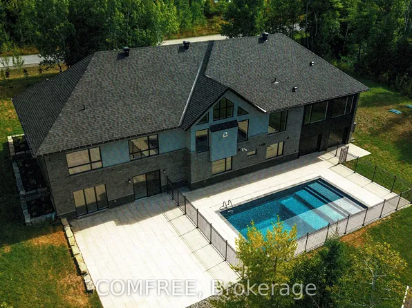135 Cherryhill Dr, Ottawa, ON K0A 1L0