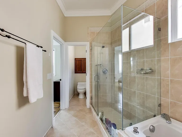 480 Arlington Ave — Photo 40