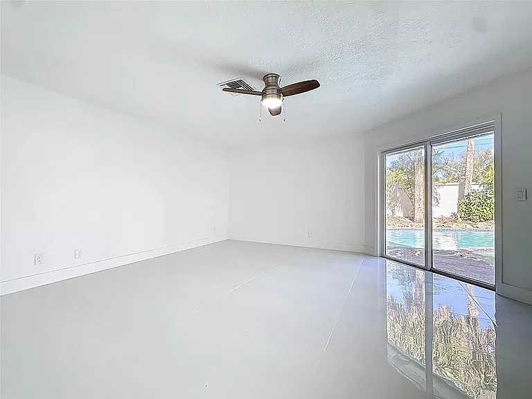 1200 Poitras Dr — Photo 8