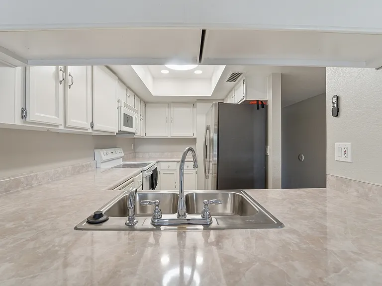 4330 N 5th Ave #105 — Photo 8