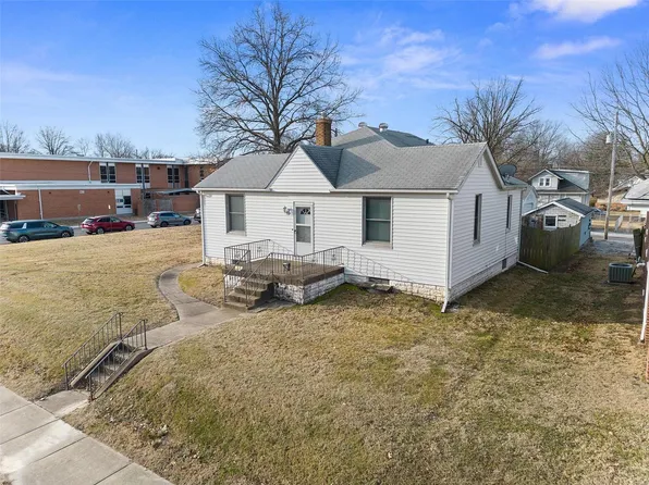 1302 Union Ave, Belleville, IL 62220