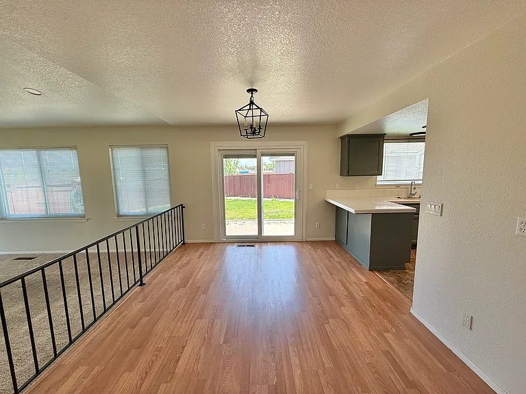 1785 Shamrock Cir — Photo 18