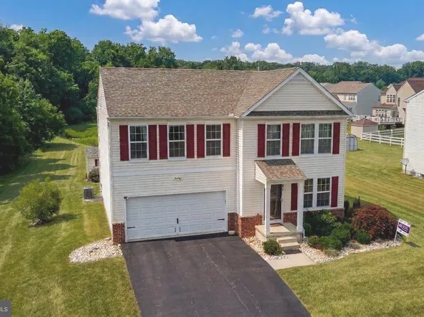 232 W Pembrooke Dr, Smyrna, DE 19977
