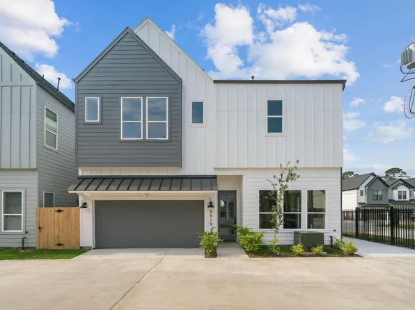8902 Sunshine Laverne Ln, Houston, TX 77080