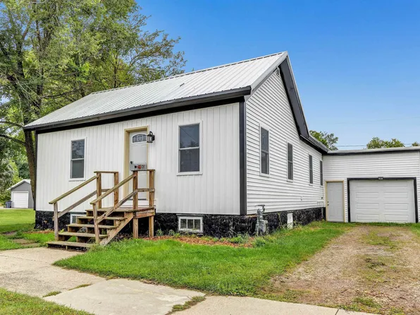622 2nd St, Oconto, WI 54153