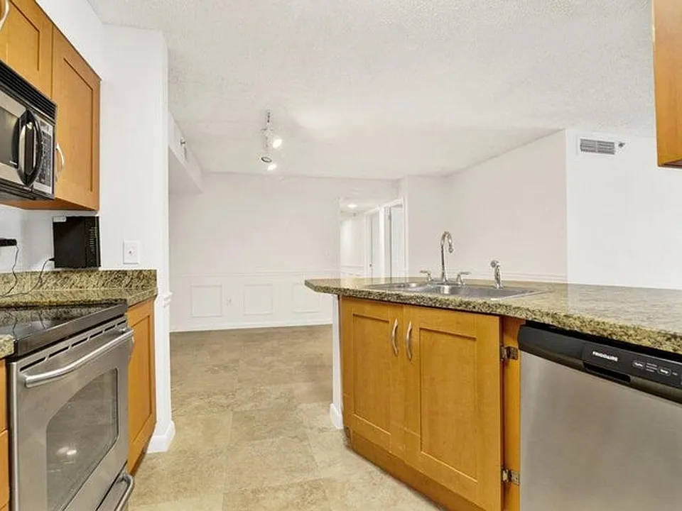 3143 Clint Moore Rd #105