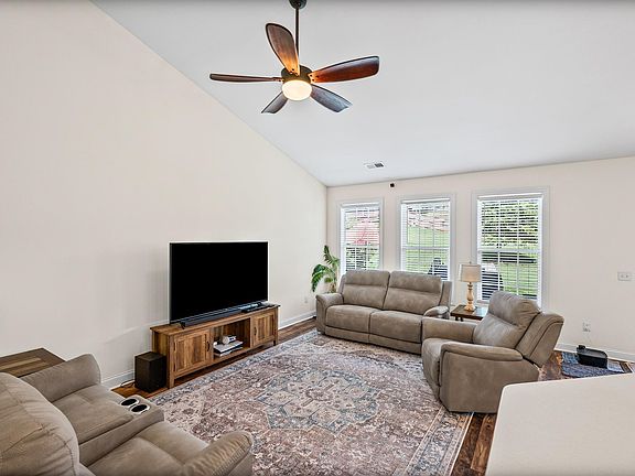 5th image of 408 Meritage St
