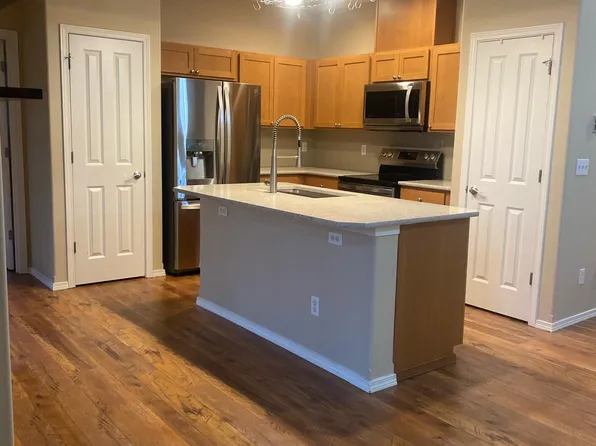 2115 Bobs Hollow Ln, Dupont, WA 98327