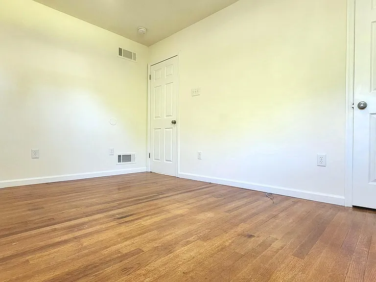 5 Glenwood Dr — Photo 24