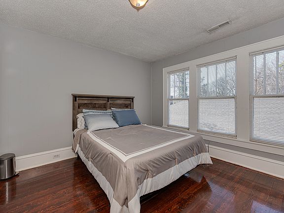 Room 301 Plymouth Side A ($250 per week)