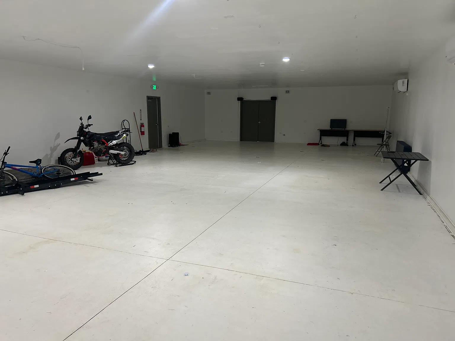 Studio, 2200 sqft, $1,900 — Photo 2