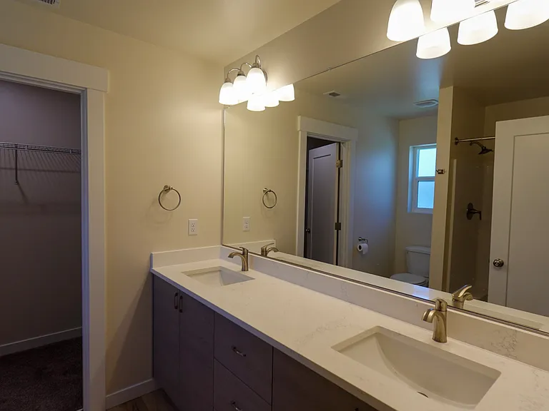 123 9th Ave #39 — Photo 15