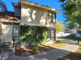 970 Thistlegate Rd, Oak Park, CA 91377