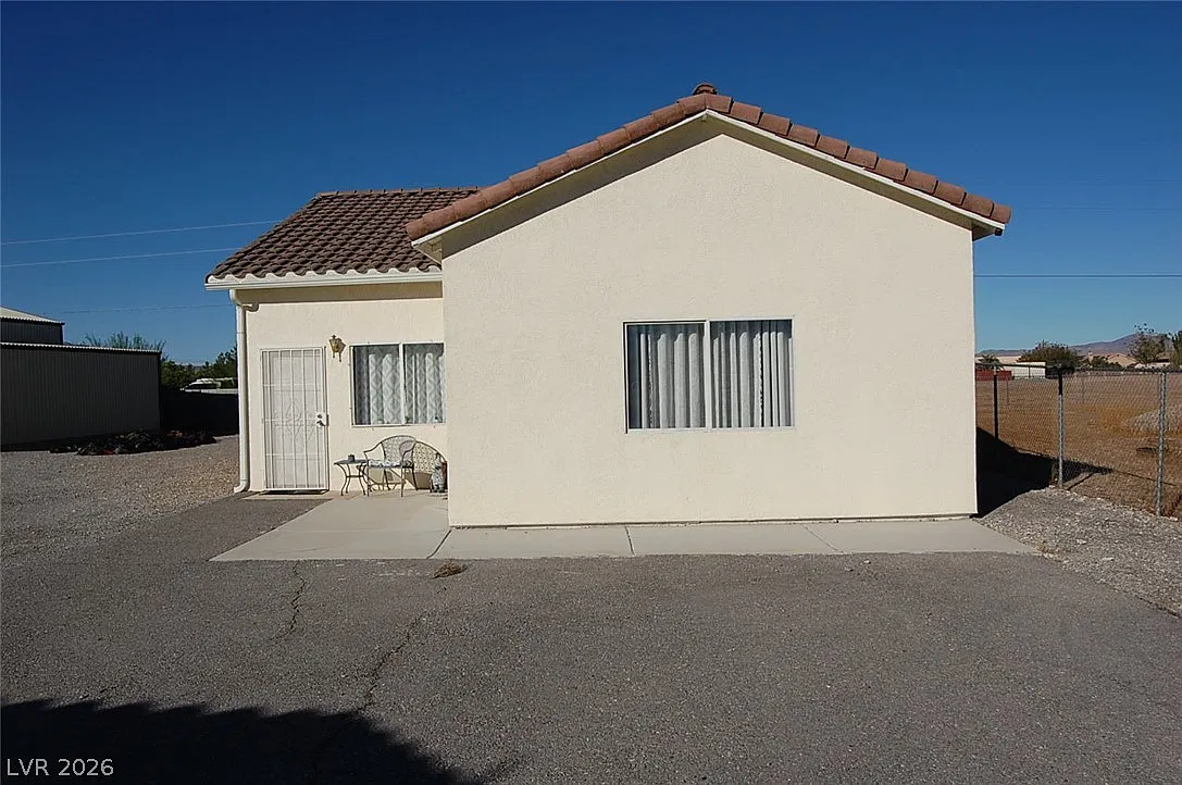 1 bed, 3879 sqft, $1,350 — Photo 2
