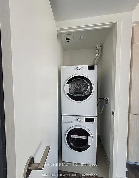 65 Mutual St #1405 — Photo 6