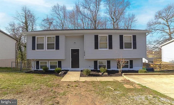 1016 Hill Rd