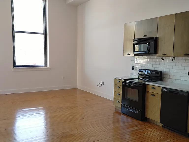 Helix Realty- The Original SOHO LOFTS — Photo 57