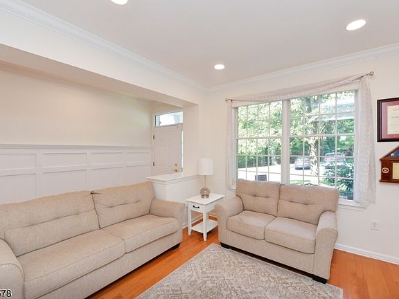 5th image of 90 Summer Hill Rd #90