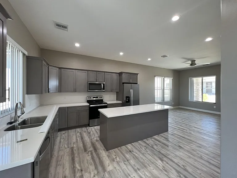 1368 Harker Ct — Photo 2