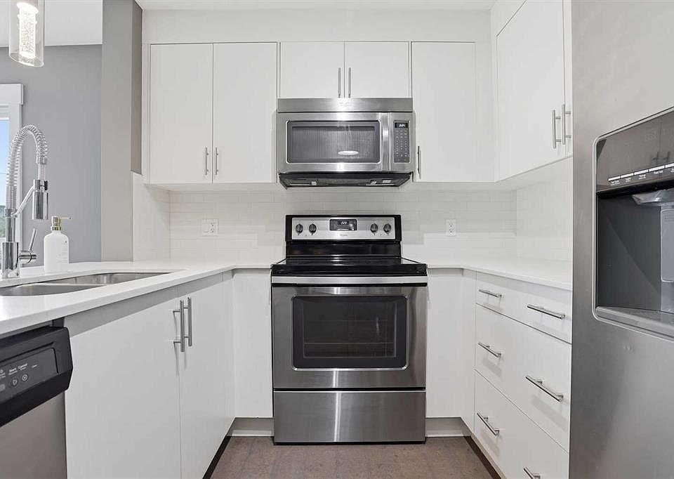 1st image of 302 N Skyview Ranch Dr NE #3116