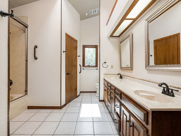 9900 Winding Oak Cir — Photo 20